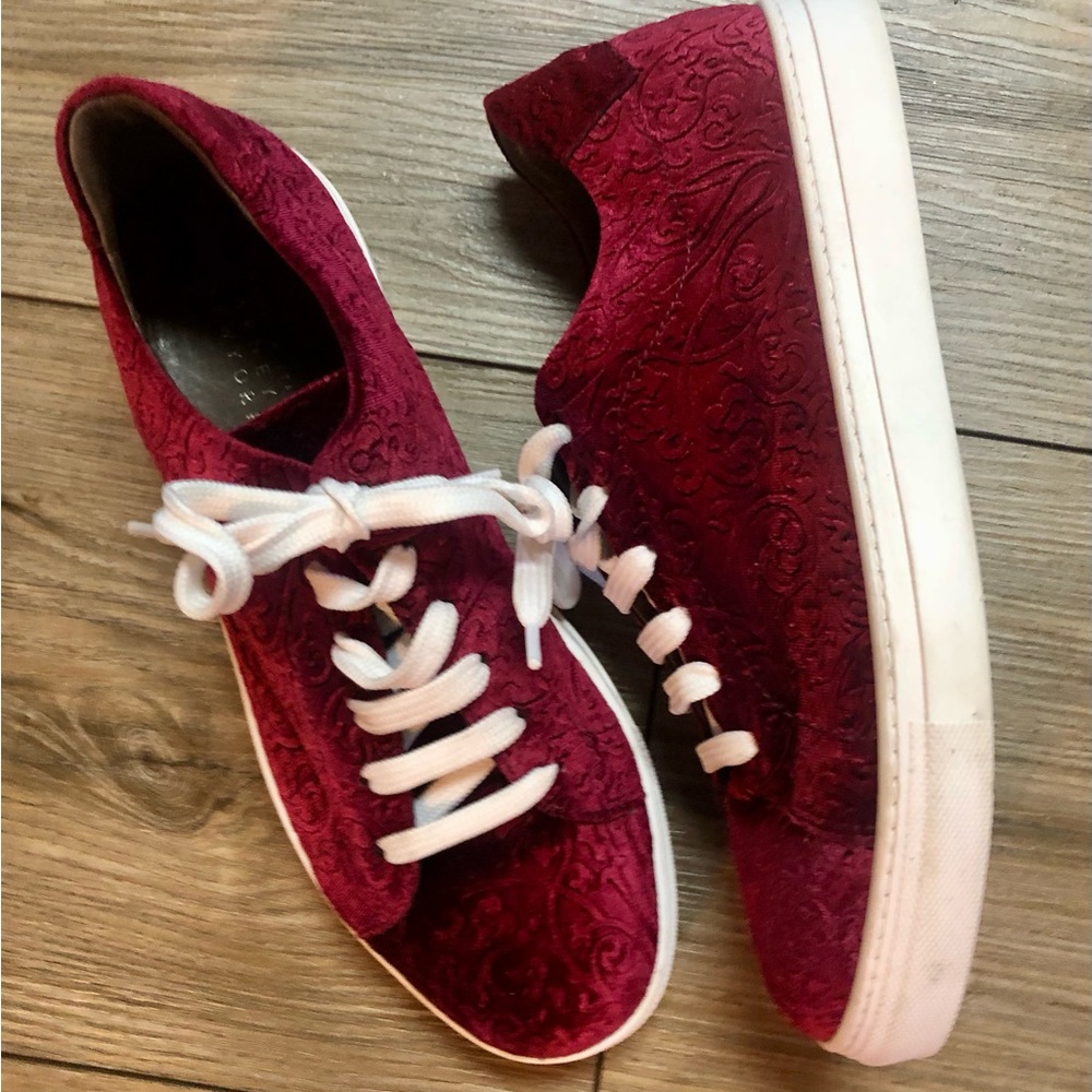 Barneys New York Tie Up Sneakers Shoes